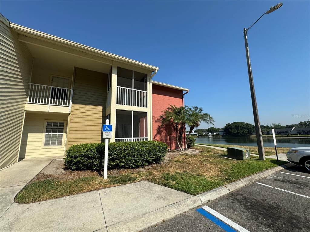 314 LAKE PARSONS GREEN UNIT 104 BRANDON, FL 33511
