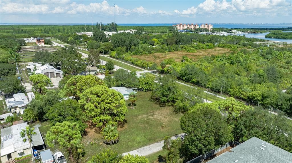 10400 SNUG HARBOR ROAD NE ST PETERSBURG, FL 33702