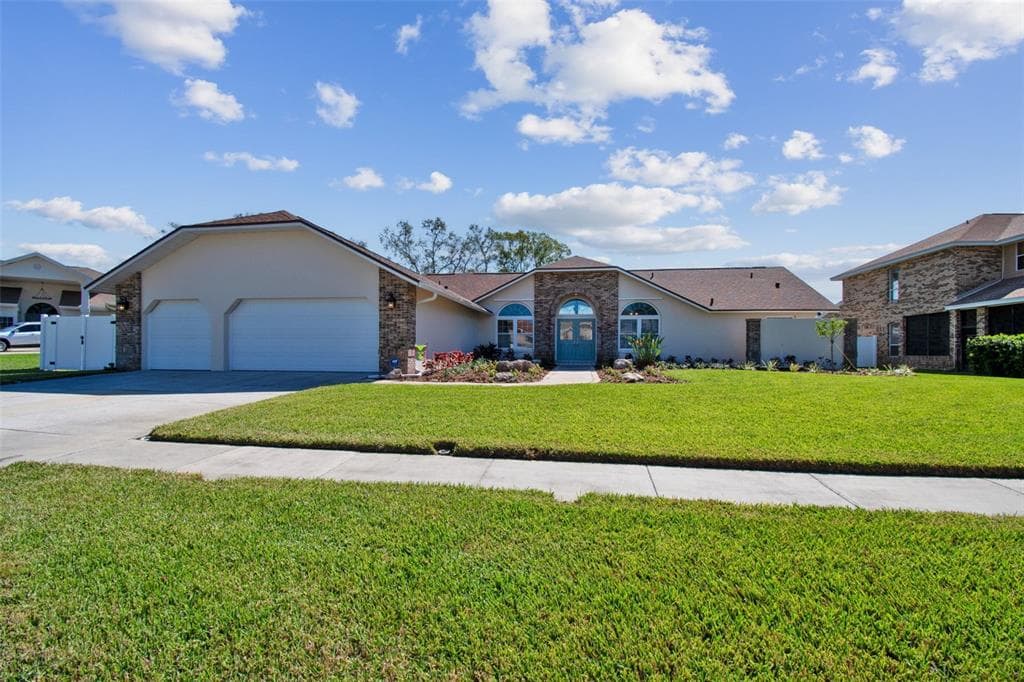 14444 KANDI COURT LARGO, FL 33774