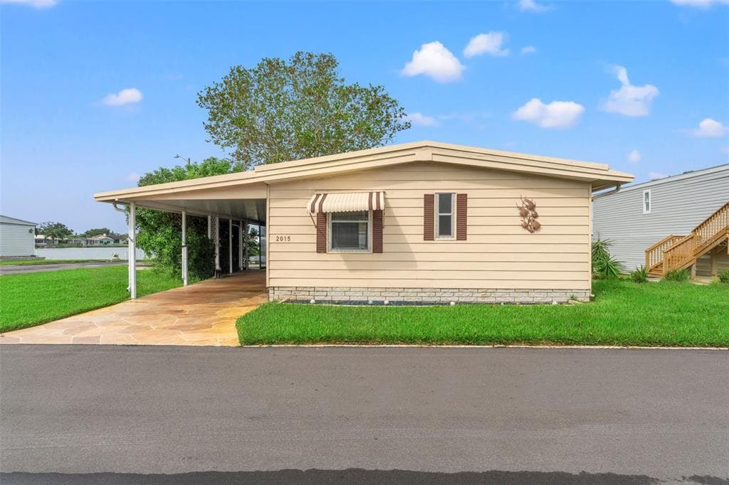 2015 WATERVIEW DRIVE HOLIDAY, FL 34691