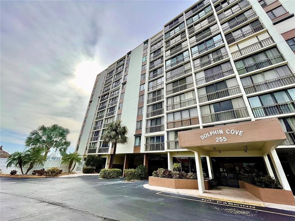 255 DOLPHIN POINT UNIT 809