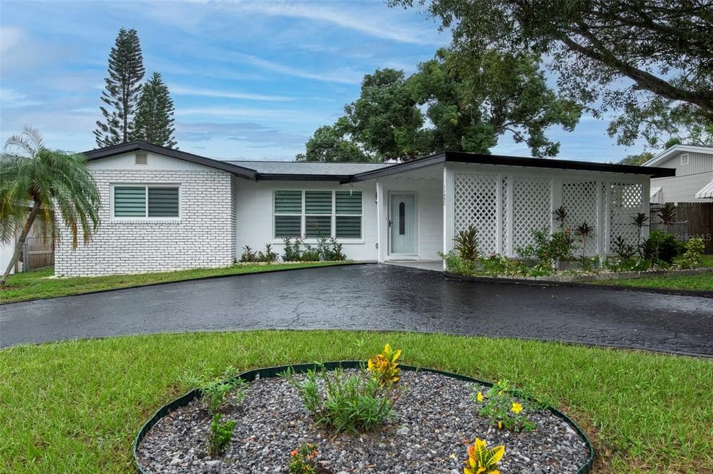 11452 81ST PLACE SEMINOLE, FL 33772