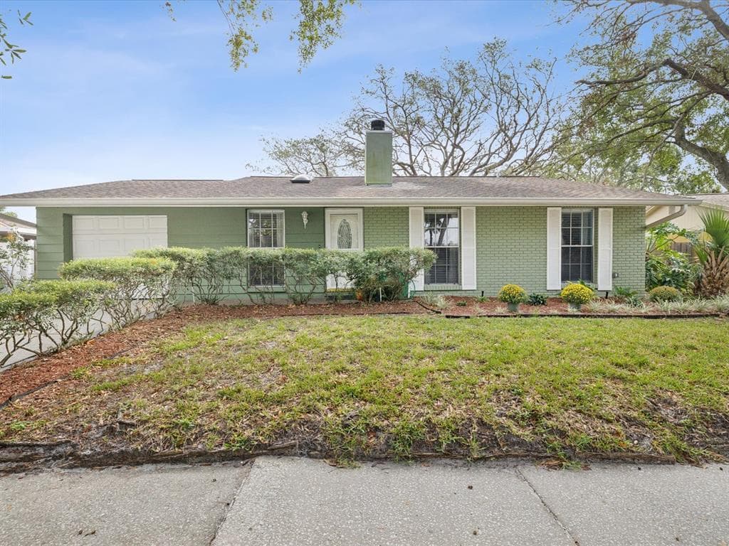 8311 WOODLAKE PLACE TAMPA, FL 33615