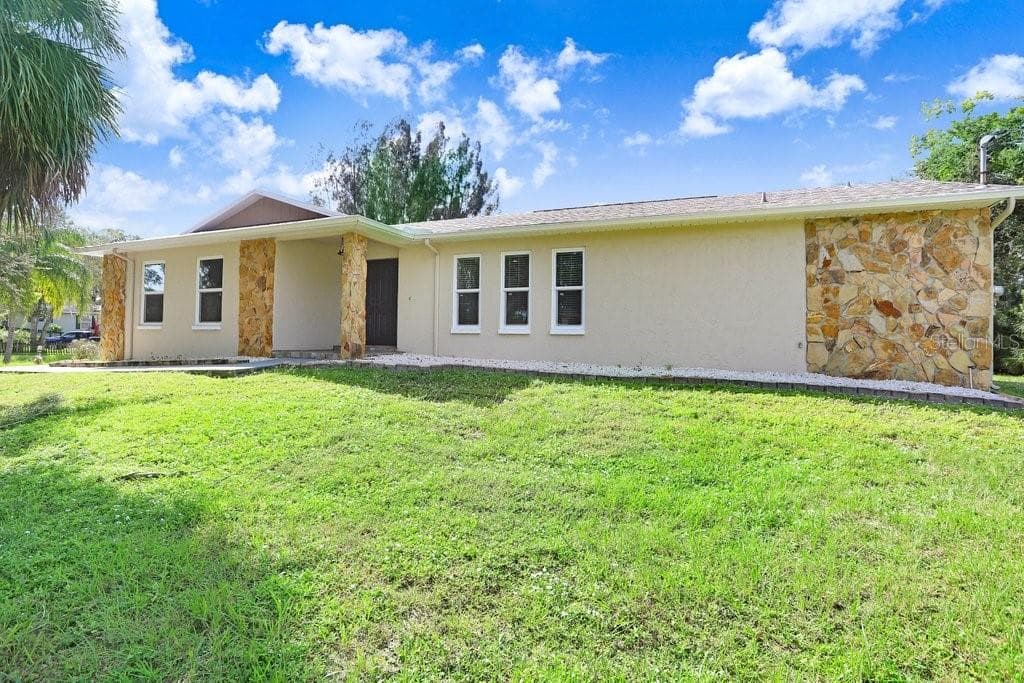 701 MADISON STREET SW RUSKIN, FL 33570