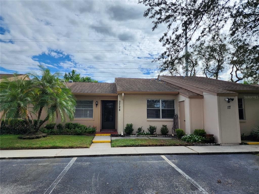 3728 SAILMAKER LANE UNIT 1702 HOLIDAY, FL 34691