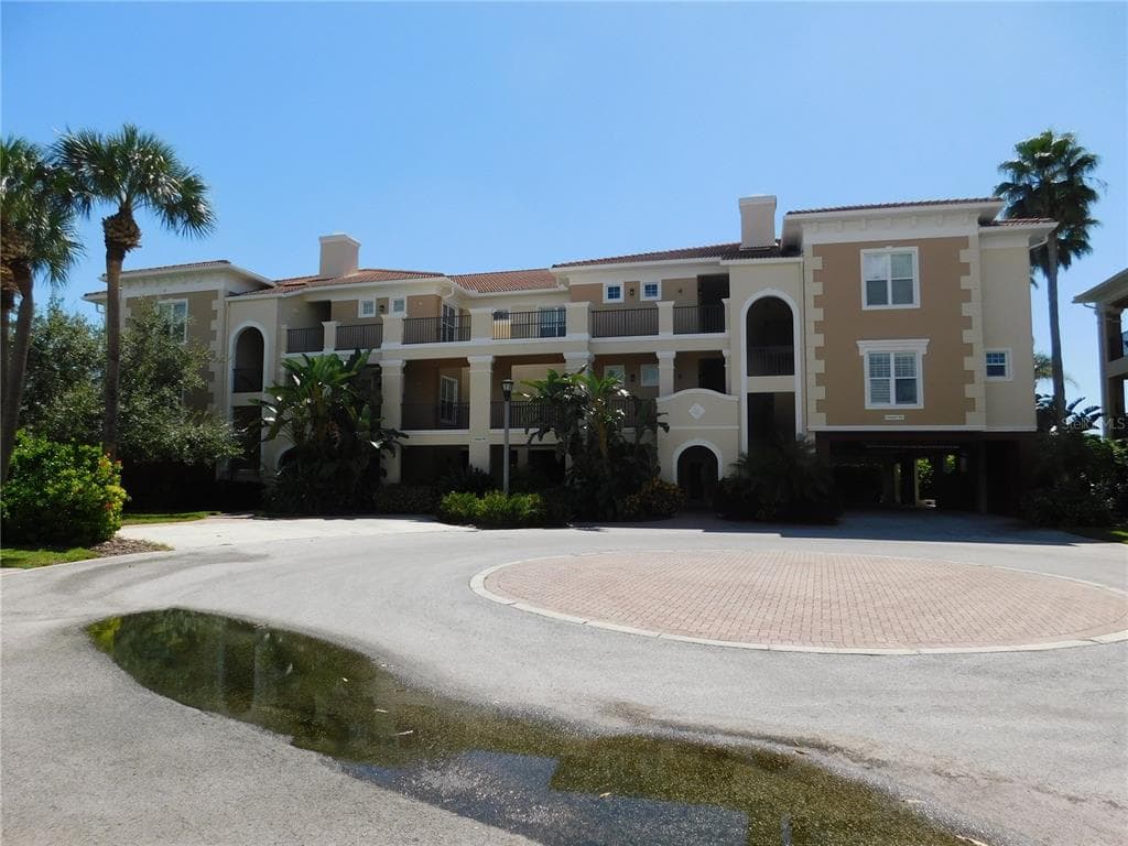 4 ACADEMY WAY S UNIT 322 ST PETERSBURG, FL 33711