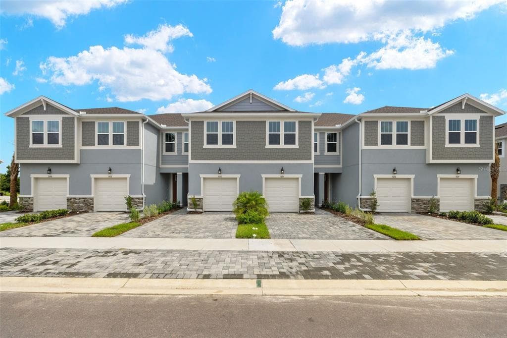 5614 BROOKLET WOODS DRIVE WESLEY CHAPEL, FL 33545