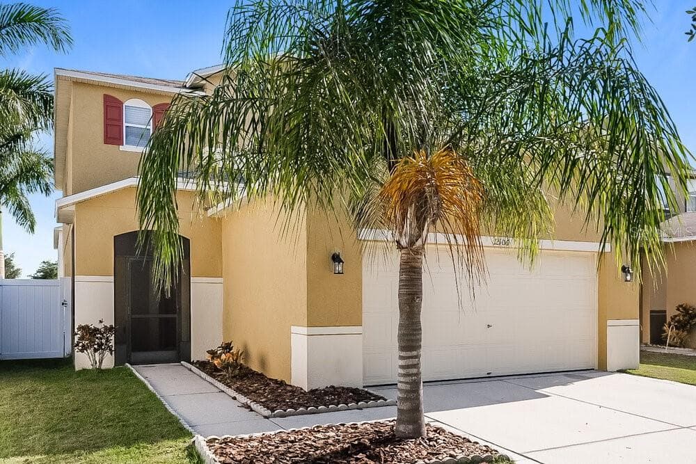 12106 TREE HAVEN AVENUE GIBSONTON, FL 33534