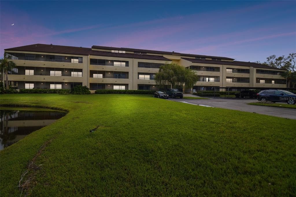 13610 S VILLAGE DRIVE UNIT 4205 TAMPA, FL 33618