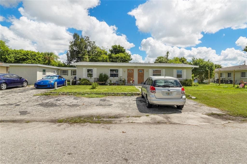 205 SANTURCE AVENUE NORTH PORT, FL 34287