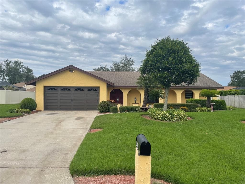4425 MOHICAN TRAIL VALRICO, FL 33594