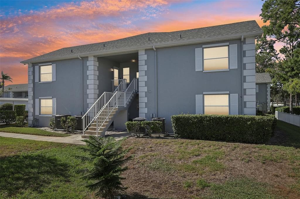 12049 HOOSIER COURT UNIT 202 HUDSON, FL 34667