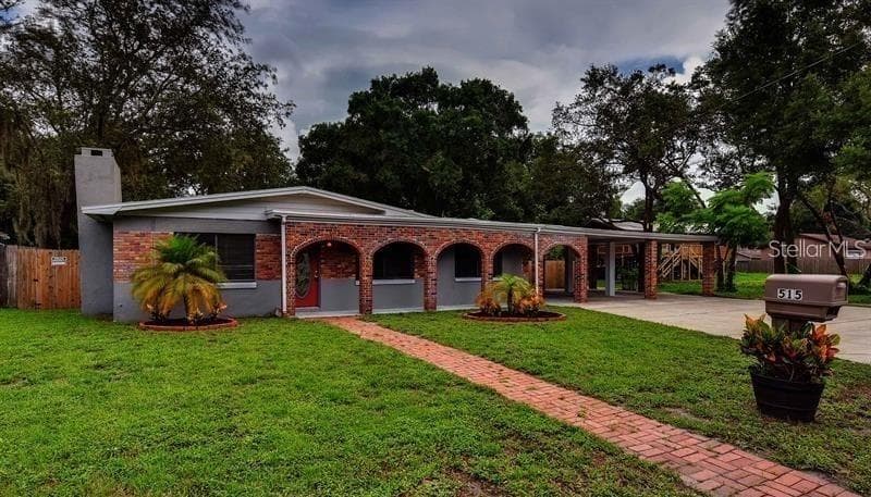 515 W 122ND AVENUE TAMPA, FL 33612