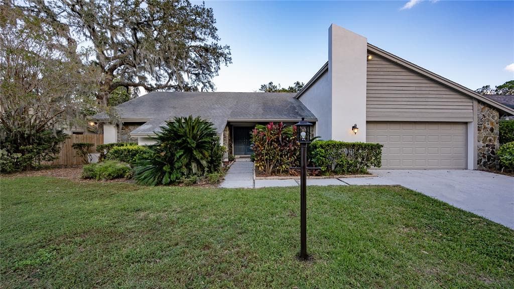 13715 HALLIFORD DRIVE TAMPA, FL 33624