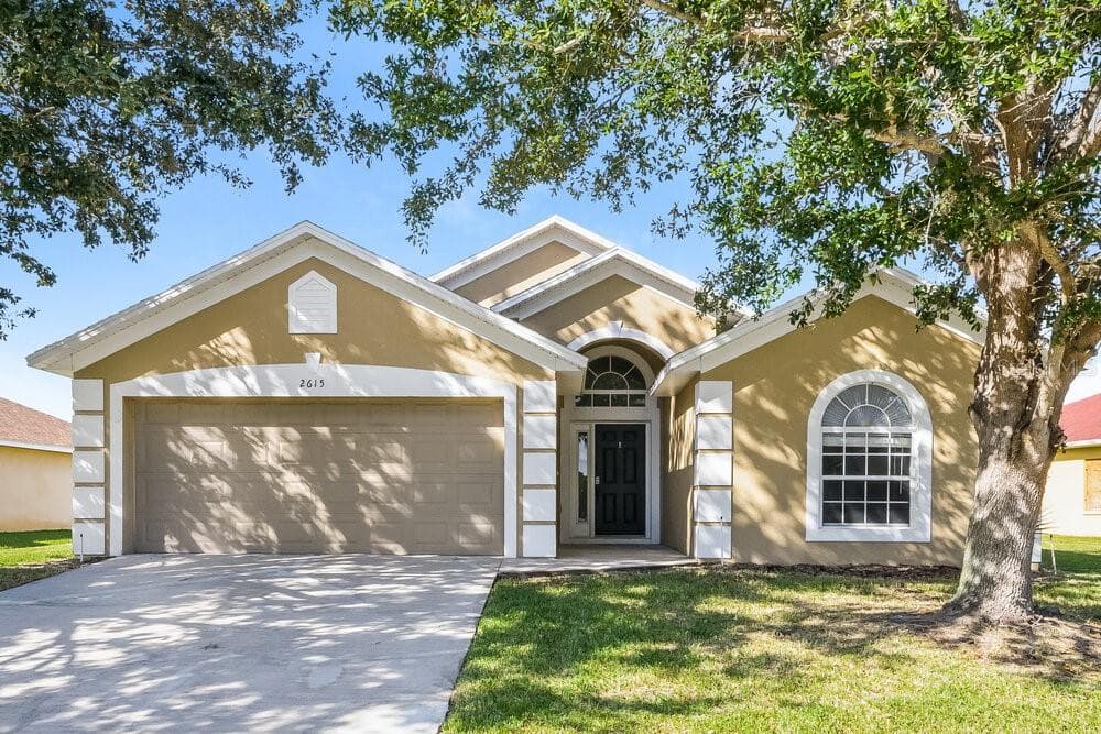 2615 ROUGHSIDE CIRCLE KISSIMMEE, FL 34746