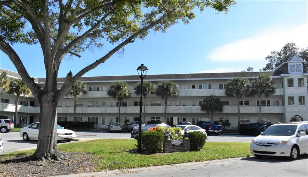 2385 TAHITIAN LANE UNIT 43 CLEARWATER, FL 33763