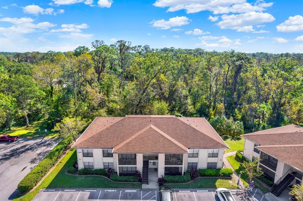3323 CRYSTAL COURT E UNIT B PALM HARBOR, FL 34685