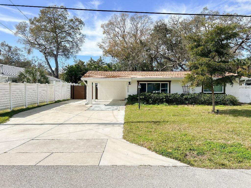 2600 ROBINSON AVENUE SARASOTA, FL 34232
