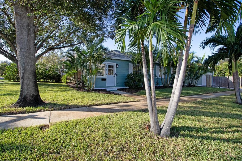 646 50TH STREET N ST PETERSBURG, FL 33710