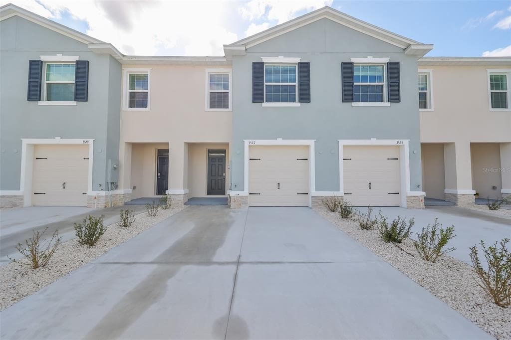 3527 WHITE DANDELION COURT PLANT CITY, FL 33565