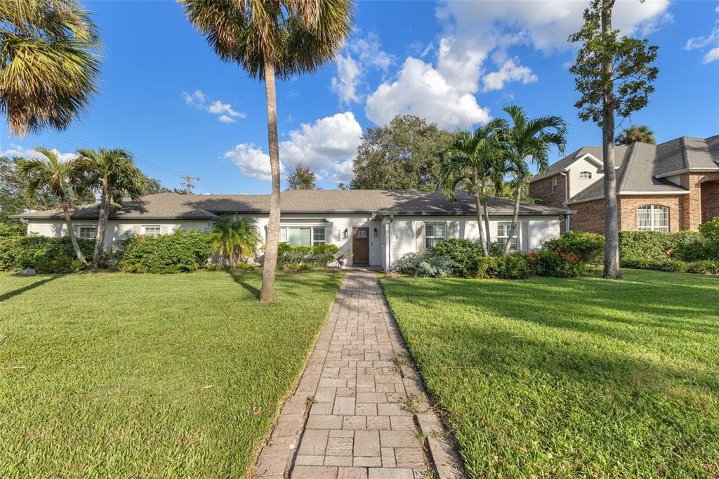 202 S CLARK AVENUE TAMPA, FL 33609