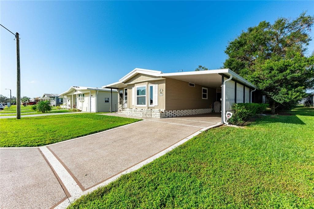 5649 CHEYENNE STREET ZEPHYRHILLS, FL 33542