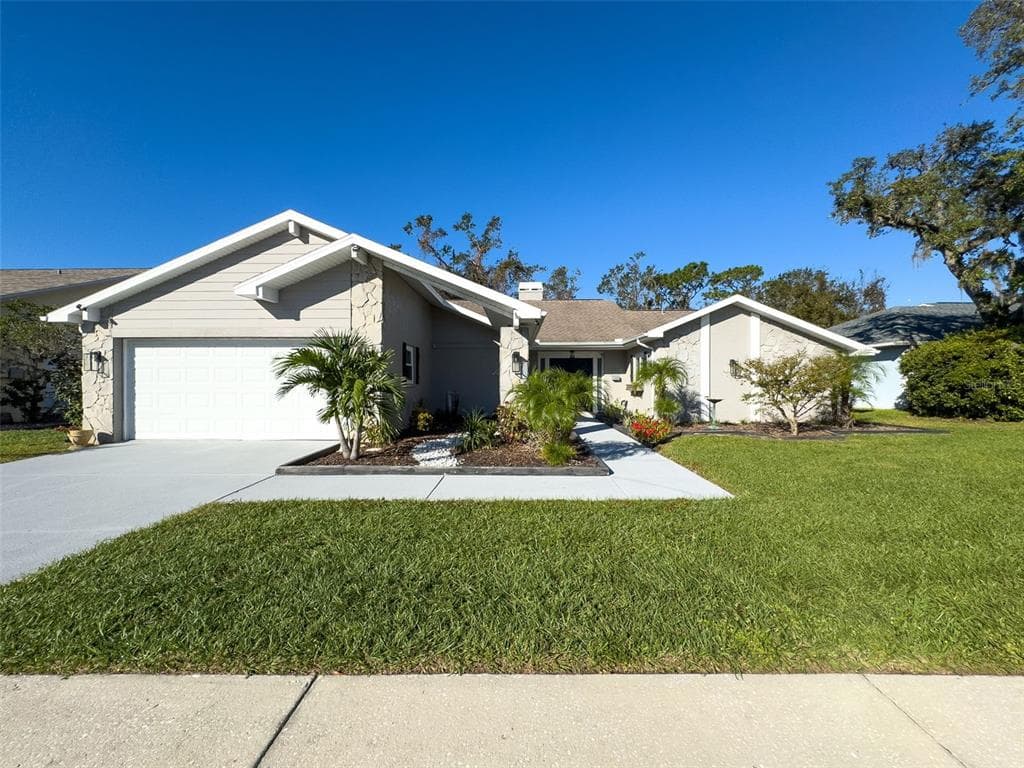 5823 FALL RIVER DRIVE