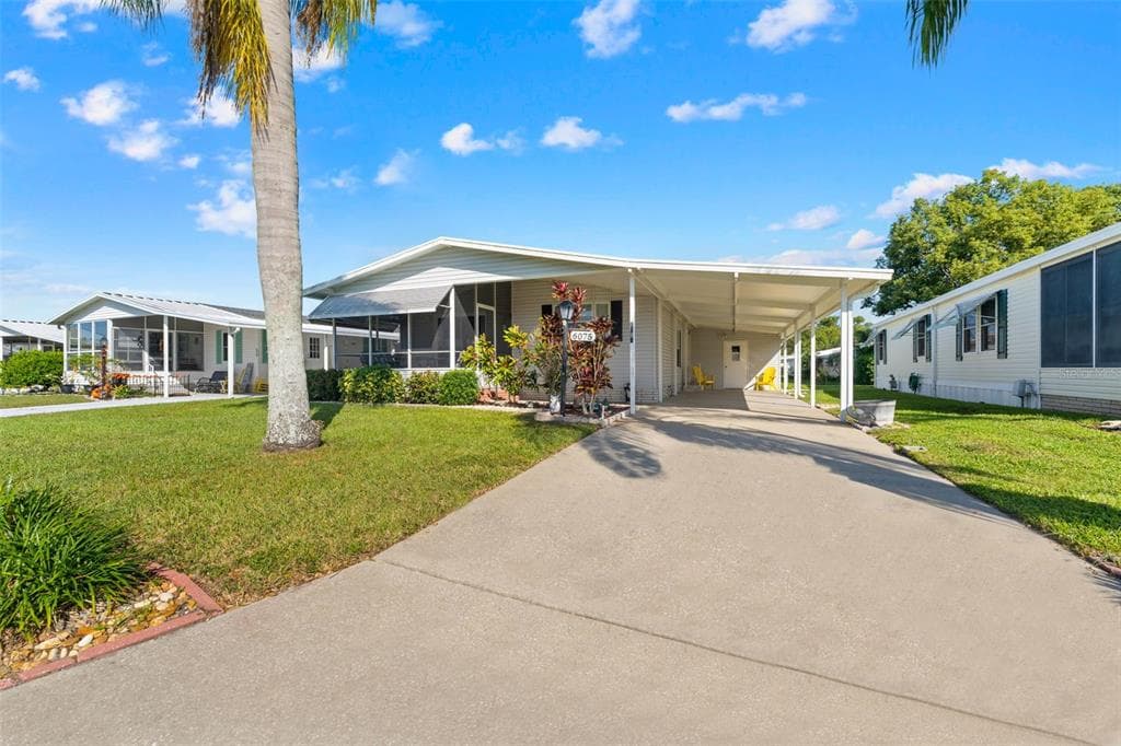 6075 SOUTHERN OAKS DR WINTER HAVEN, FL 33884