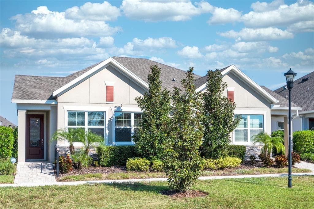 13914 KINGFISHER GLEN DRIVE LITHIA, FL 33547