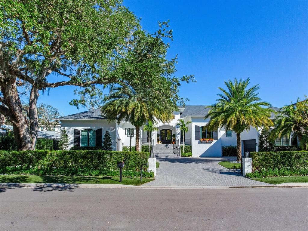 4817 W SUNSET BOULEVARD TAMPA, FL 33629
