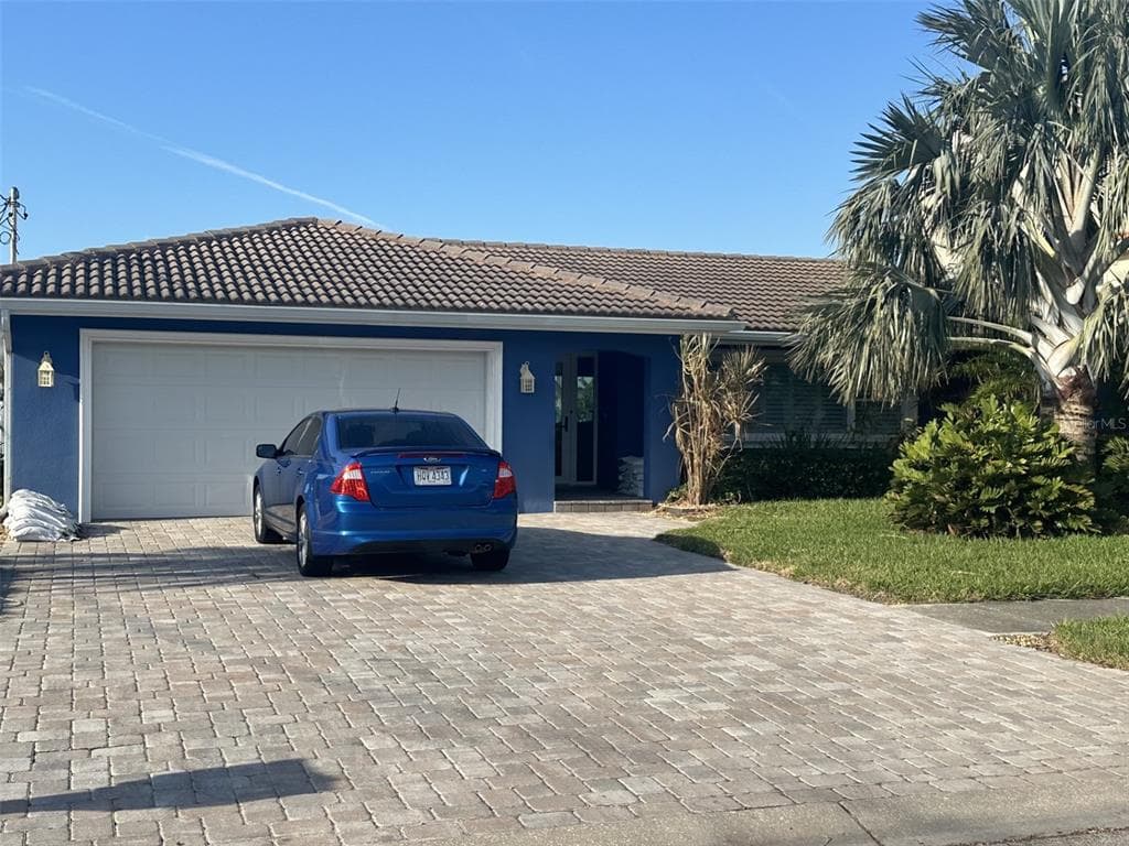 340 PALM ISLAND NE CLEARWATER BEACH, FL 33767