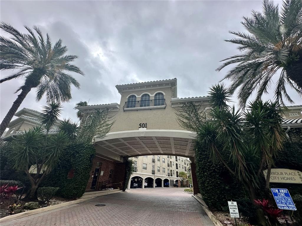 501 KNIGHTS RUN AVENUE UNIT 2216 TAMPA, FL 33602
