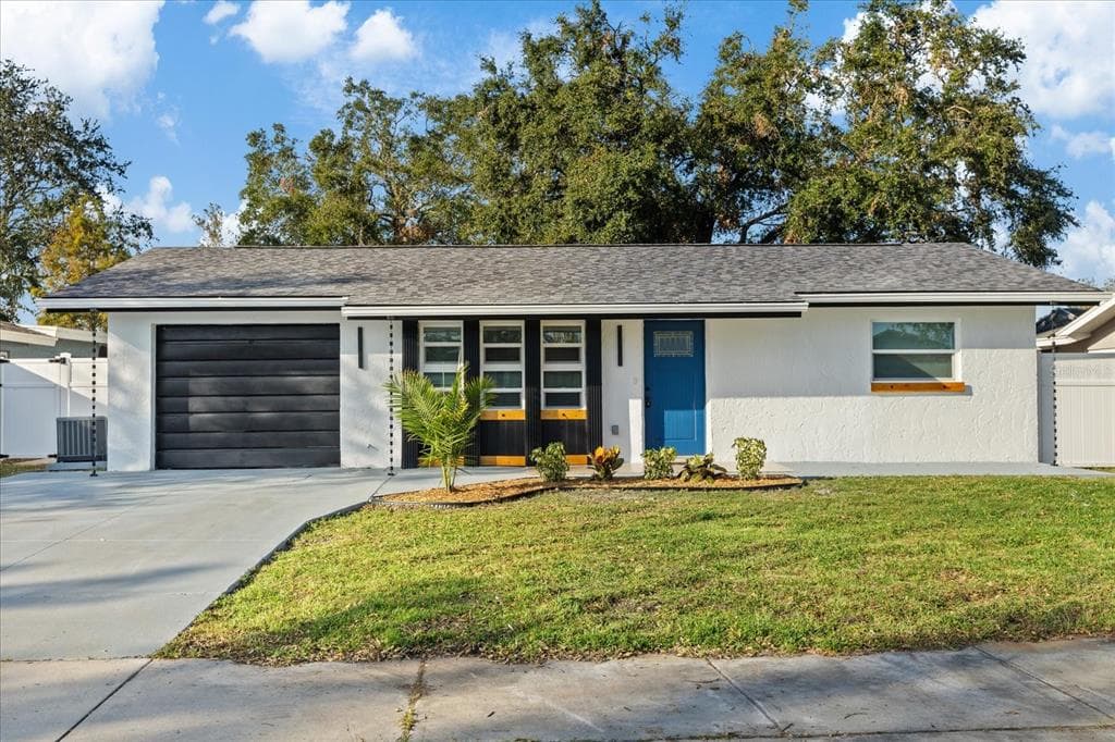 1814 GREENWOOD DRIVE