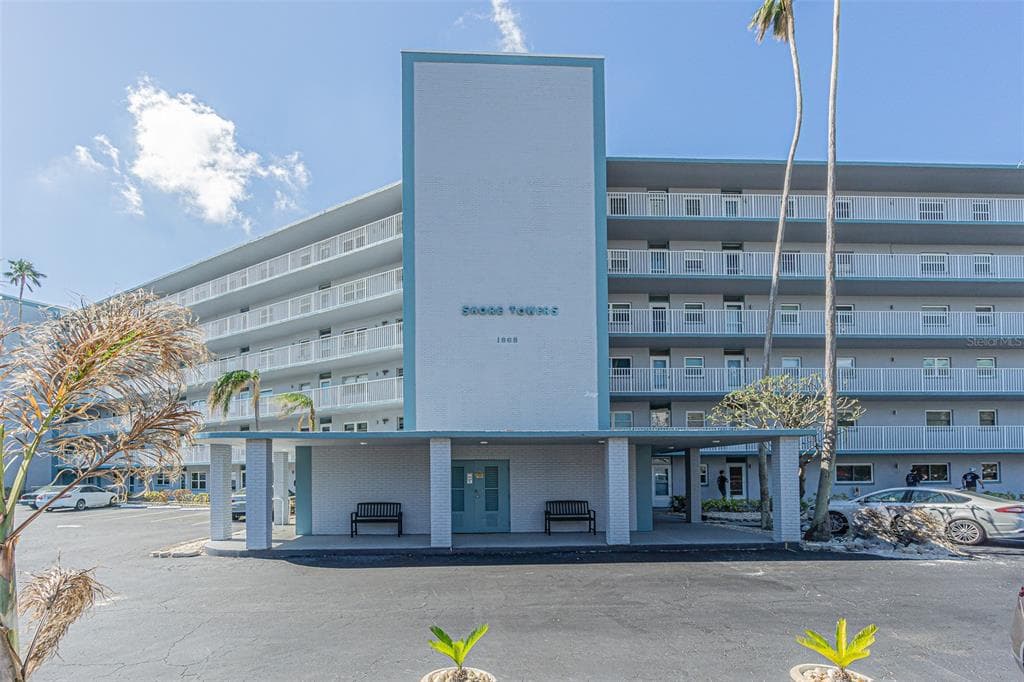 1868 SHORE DRIVE S UNIT 202 SOUTH PASADENA, FL 33707