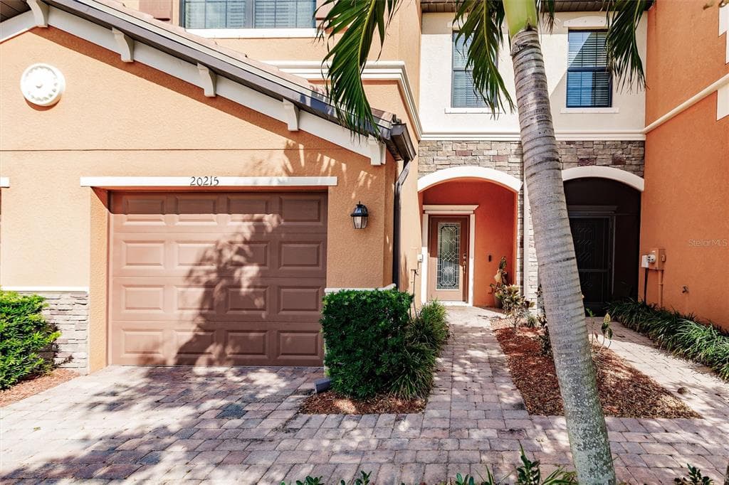 20215 LAGENTE CIRCLE VENICE, FL 34293