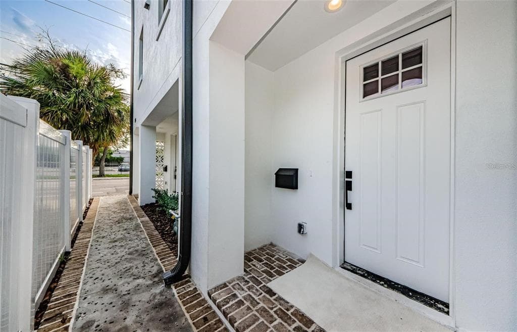 217 8TH STREET N ST PETERSBURG, FL 33701