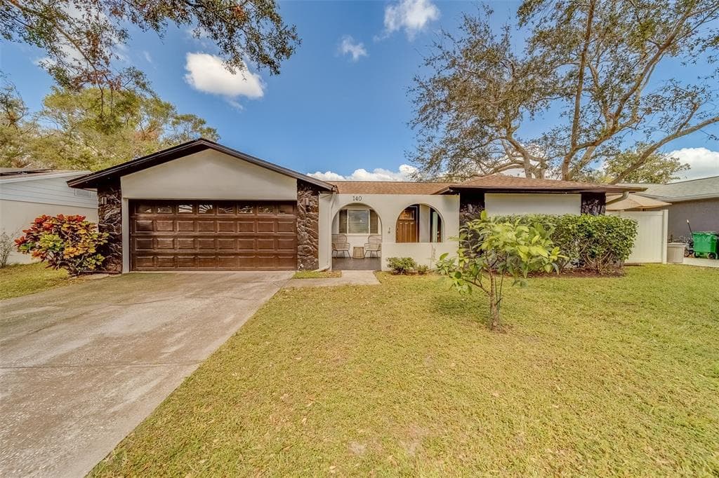 140 MEADOWLARK DR SAFETY HARBOR, FL 34695