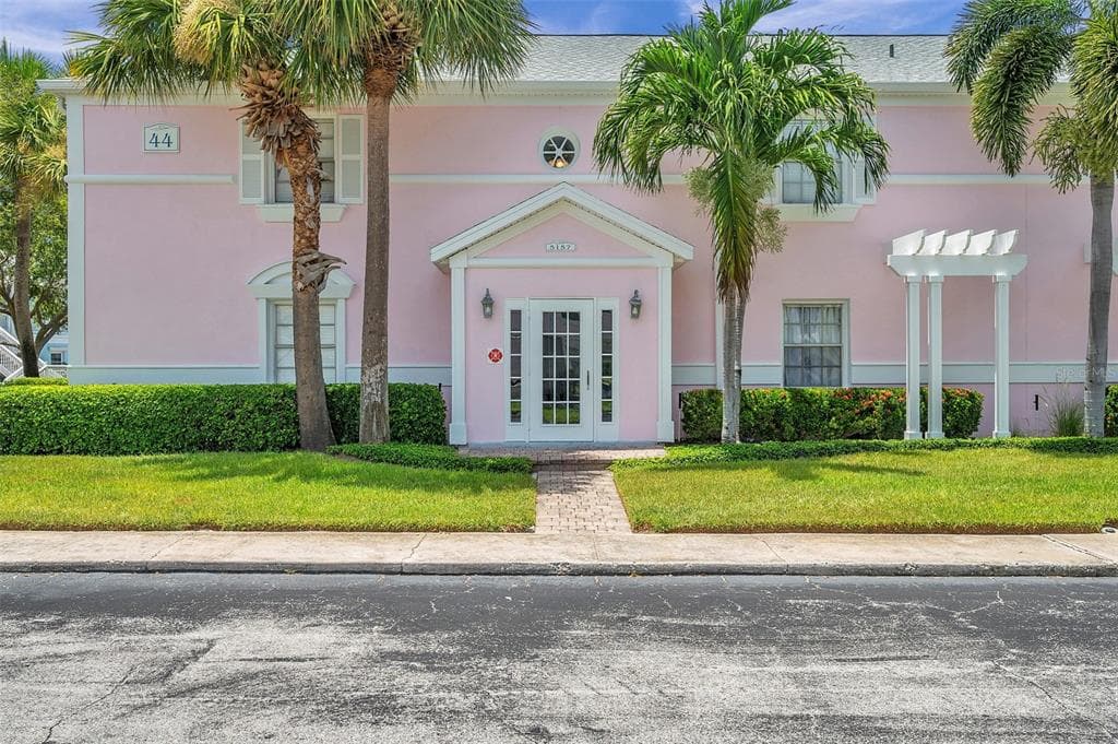 5157 BEACH DRIVE SE UNIT C ST PETERSBURG, FL 33705