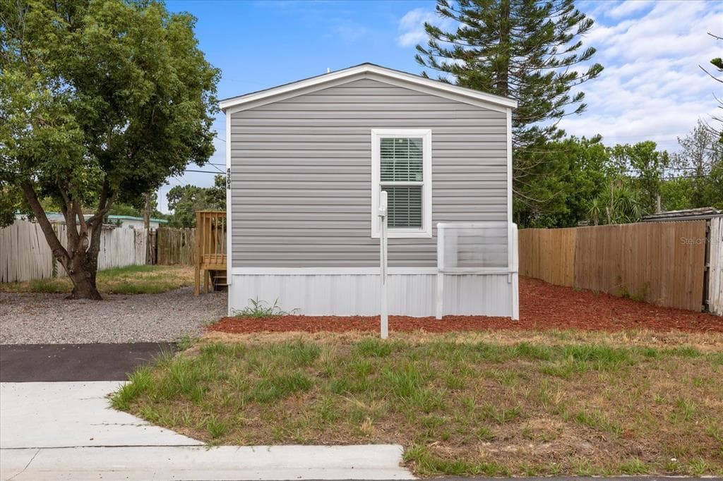 4304 BUENA VISTA LANE HOLIDAY, FL 34691