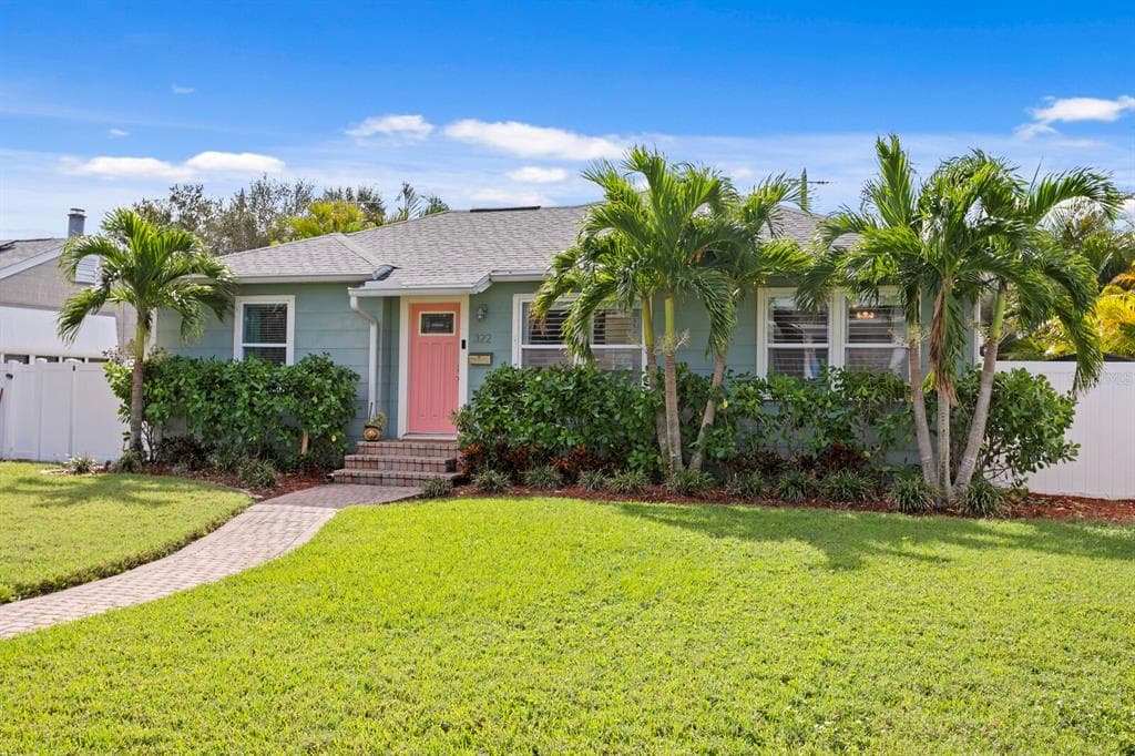 322 38TH AVENUE NE ST PETERSBURG, FL 33704