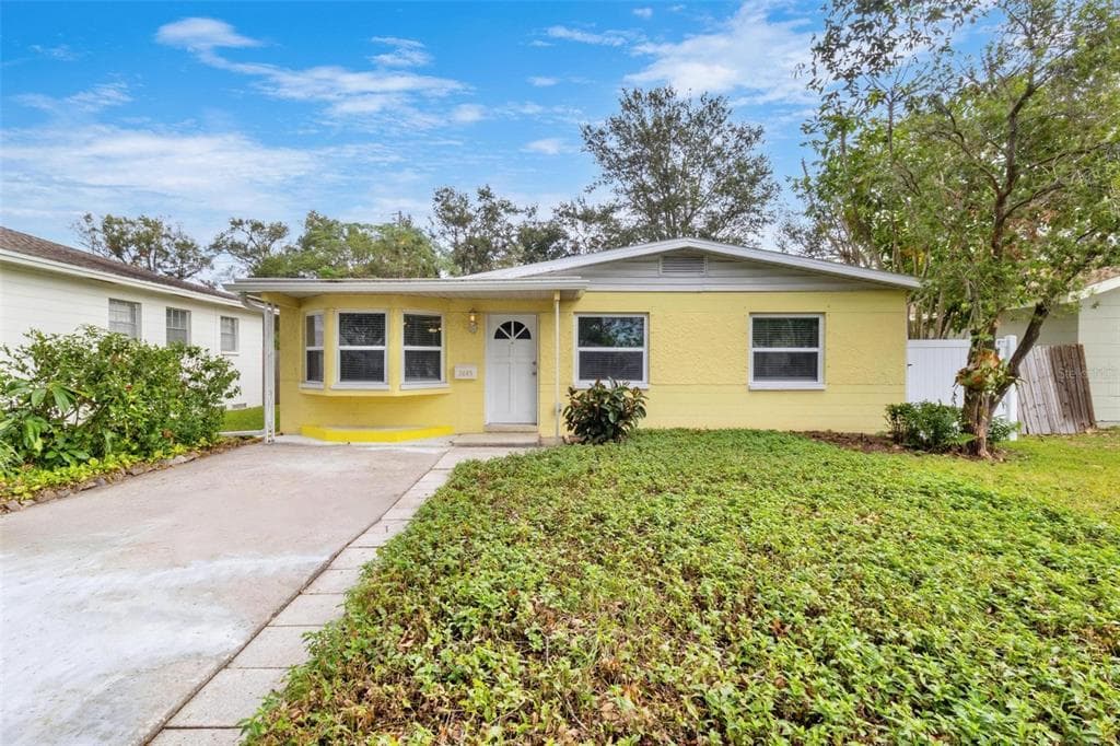3845 IRIS STREET N ST PETERSBURG, FL 33703