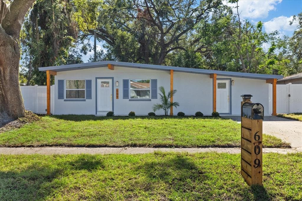 609 FAIRMONT DRIVE BRANDON, FL 33511