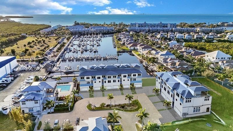 3025 BERMUDA SLOOP CIRCLE RUSKIN, FL 33570