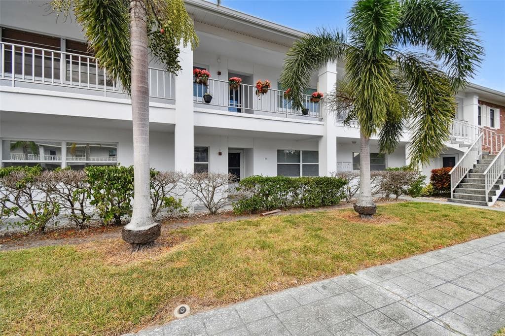 111 BRANDYWINE DRIVE UNIT 111 LARGO, FL 33771