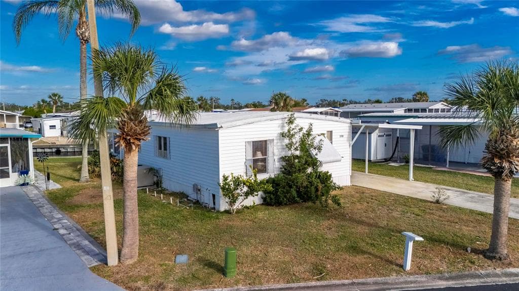 109 E SAINT JOHNS WAY APOLLO BEACH, FL 33572