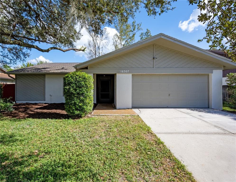 16307 OAKMANOR DRIVE TAMPA, FL 33624