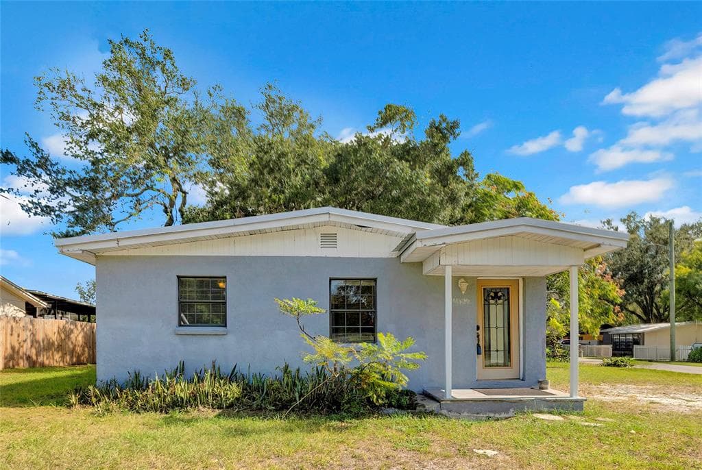 10701 SASSAFRAS STREET TAMPA, FL 33617