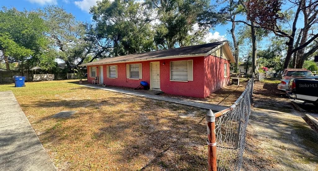 1206 E SENECA AVENUE TAMPA, FL 33612