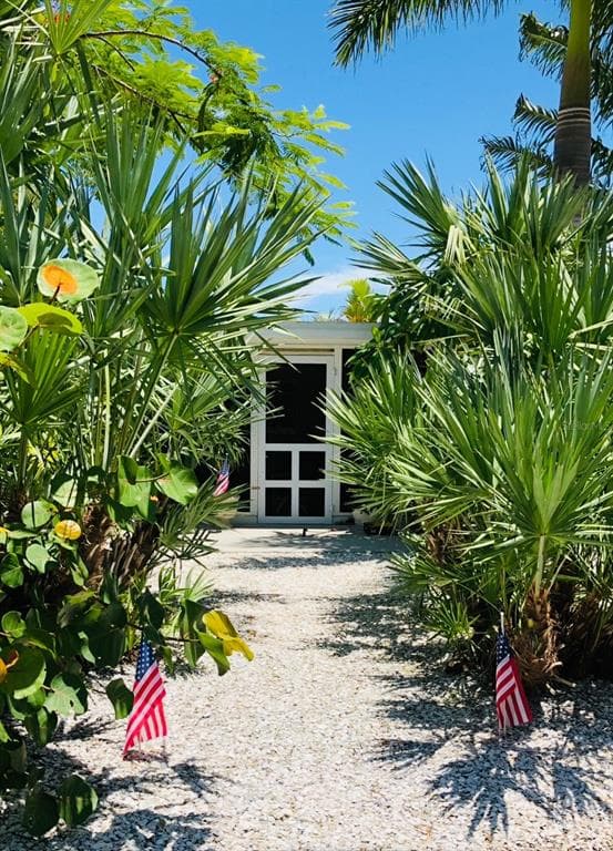 105 162ND AVENUE REDINGTON BEACH, FL 33708