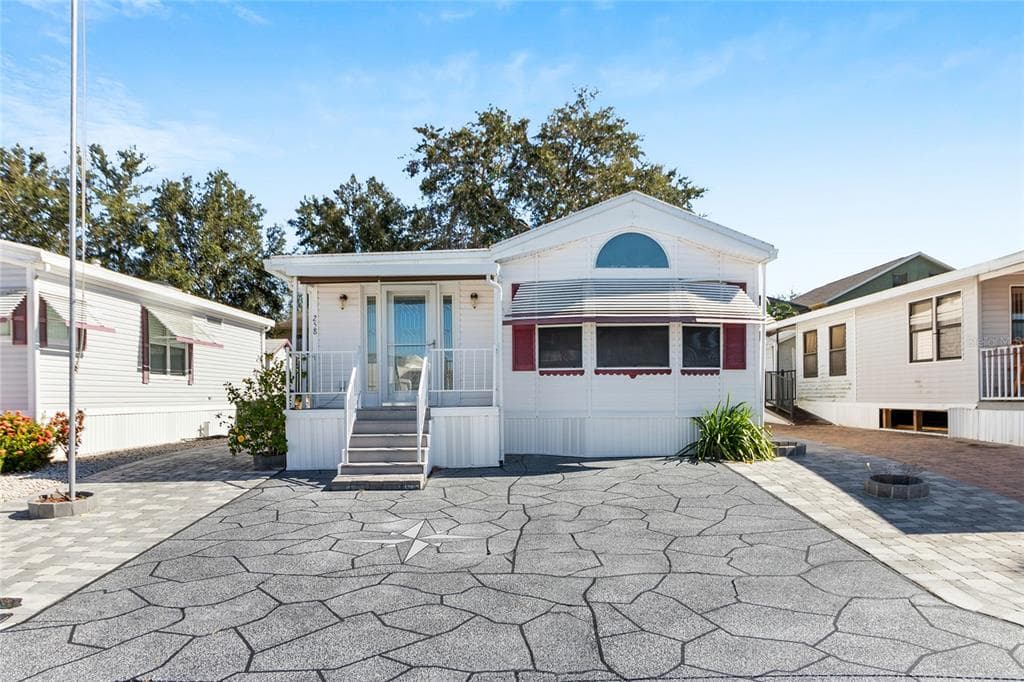 258 CANNA LANE DAVENPORT, FL 33837